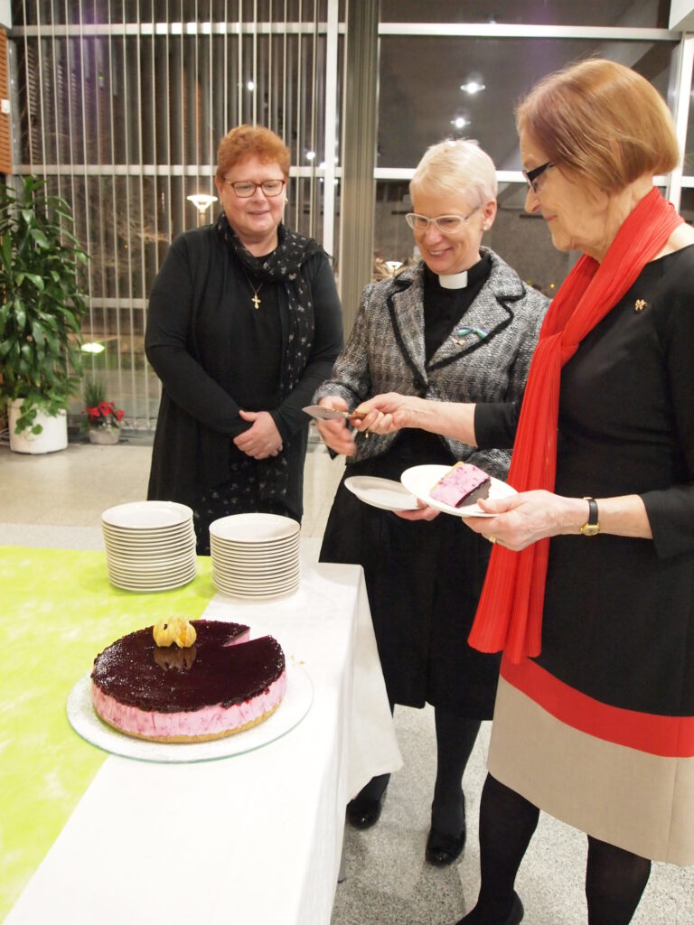 Hannele Nykänen, Irja Eskelinen, Leena Vaasto